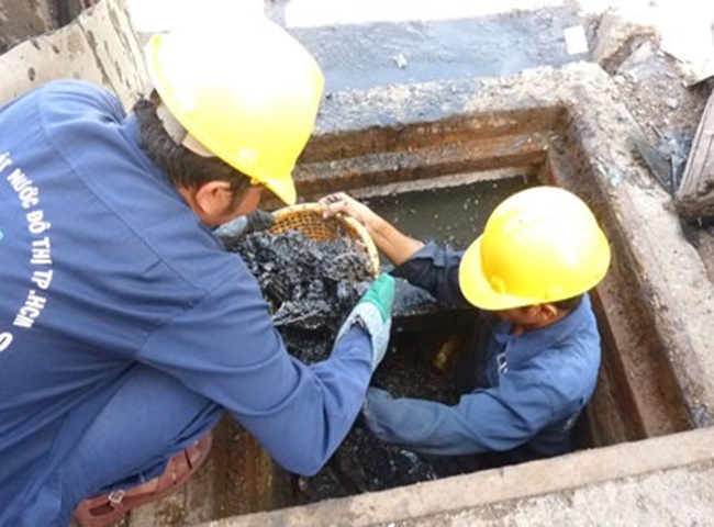 Đường cống bị nghẹt v&agrave; c&aacute;ch giải quyết.