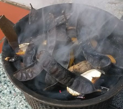 Dùng nước cốt chanh khử mùi siêu nhanh