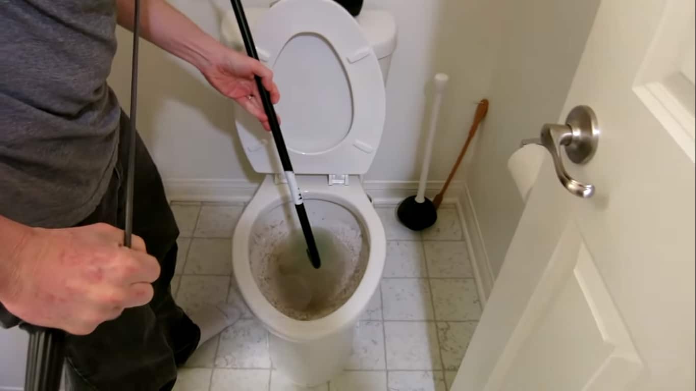 thức ăn gây bồn cầu bị nghẹt