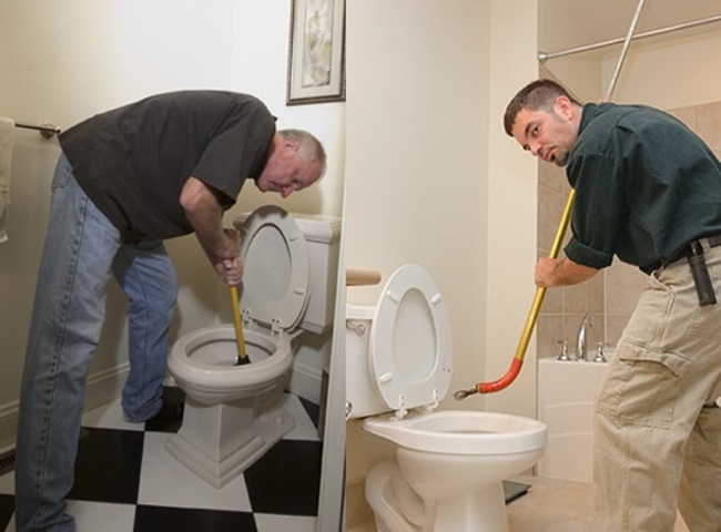 Máy thông nghẹt bồn cầu.