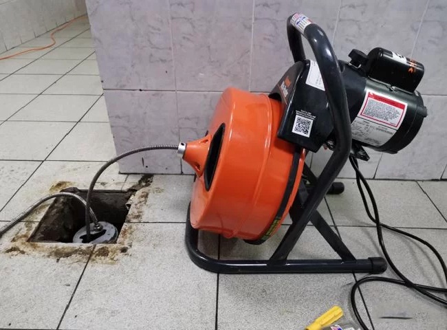 Thợ thông cống nghẹt quận 10 với quy trình nhanh chóng